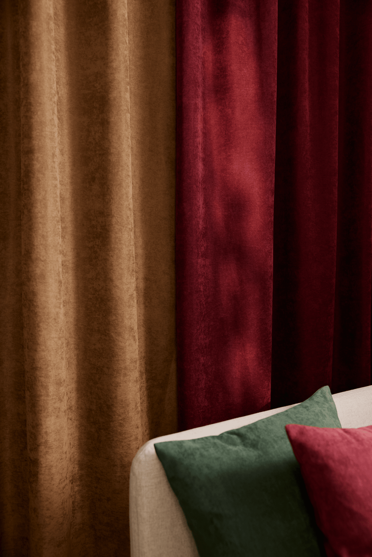 101140-4900_1; Vallila Royal-verho Burgundy / 140x250 cm 