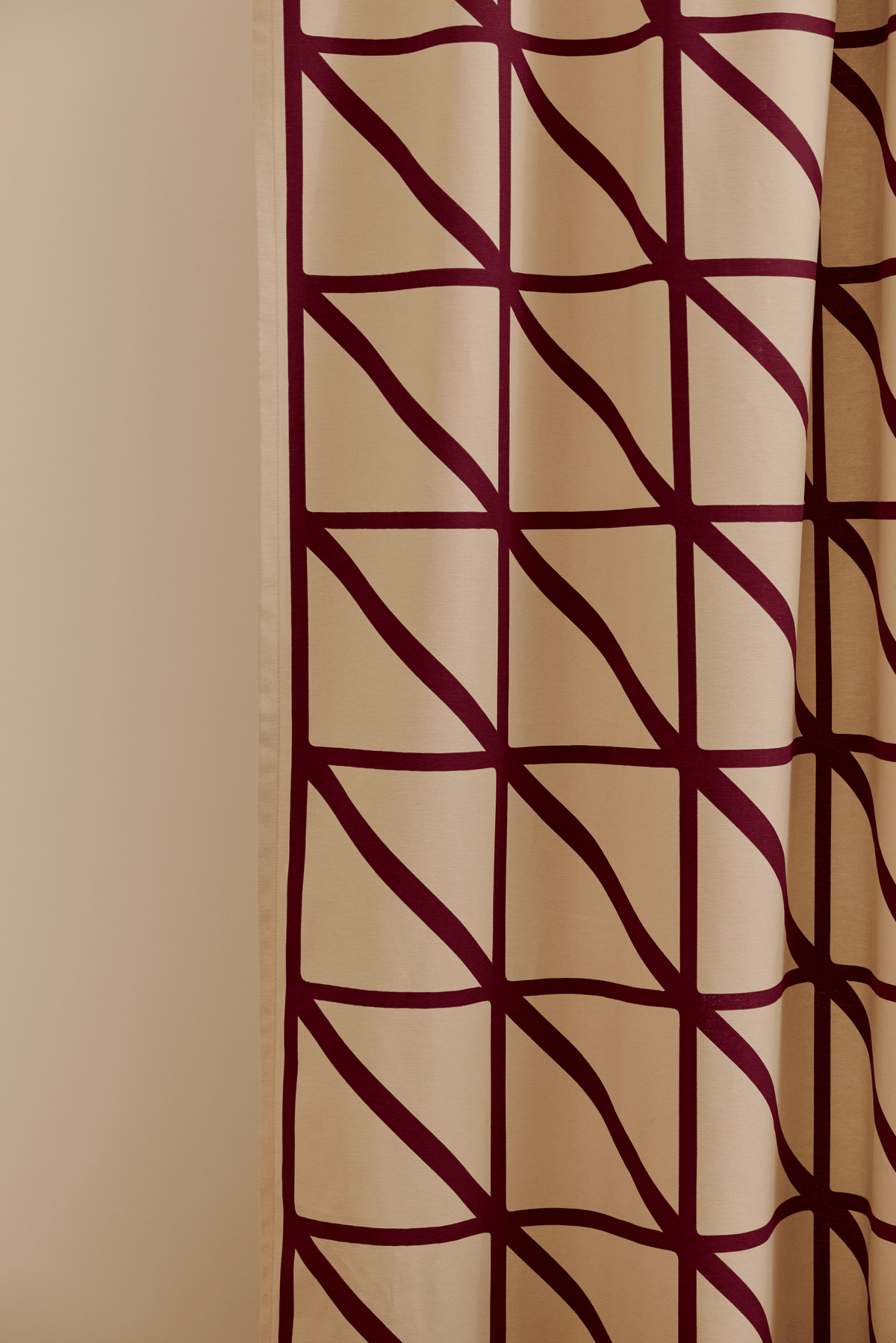 23310-23982-1049CU_3; Vallila Lucina-verho Beige-viininpunainen / 140x250 cm 